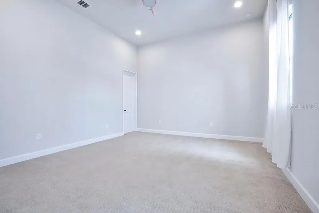 8394 Via Vittoria Way Orlando FL 32819