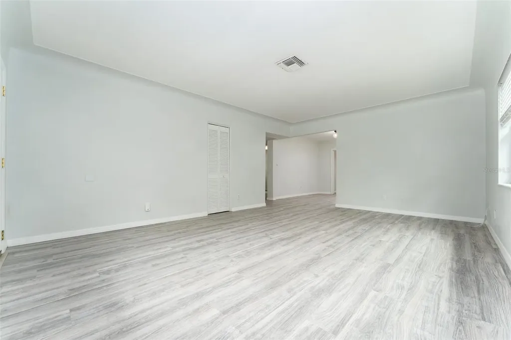 811 20th Avenue N St Petersburg FL 33704