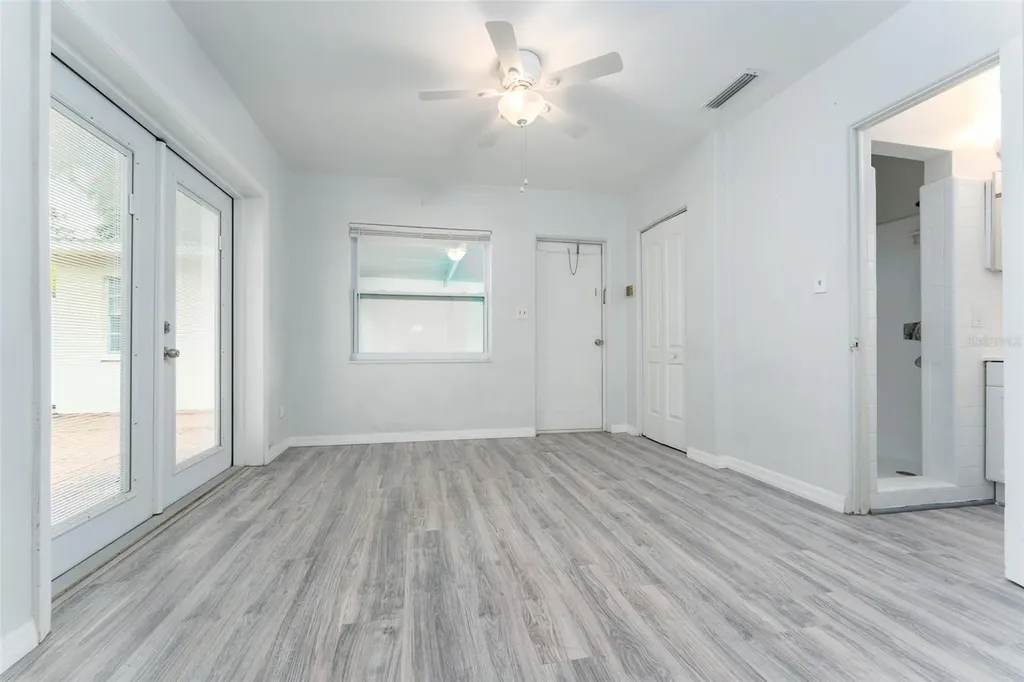 811 20th Avenue N St Petersburg FL 33704