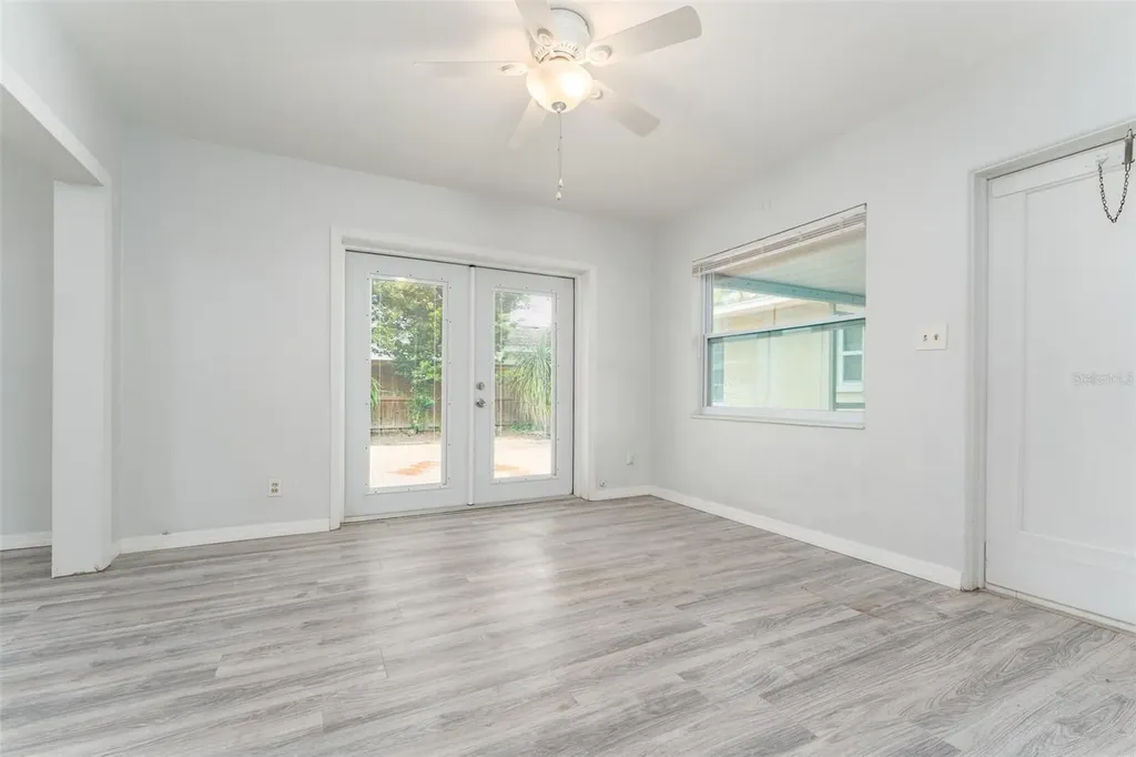 811 20th Avenue N St Petersburg FL 33704