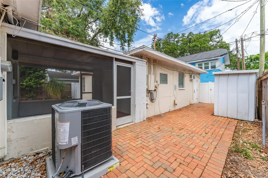 811 20th Avenue N St Petersburg FL 33704