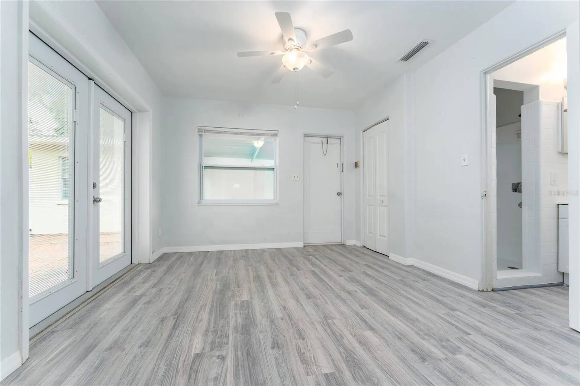 811 20th Avenue N St Petersburg FL 33704