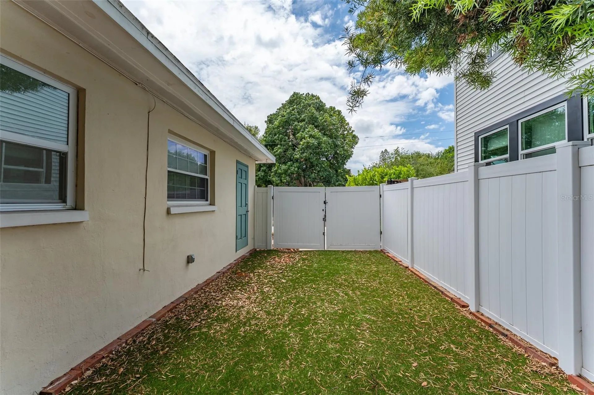 811 20th Avenue N St Petersburg FL 33704