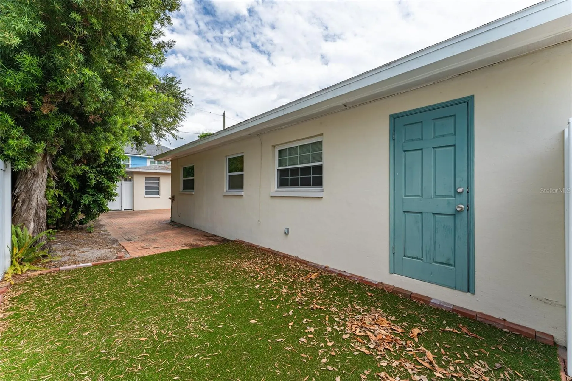 811 20th Avenue N St Petersburg FL 33704