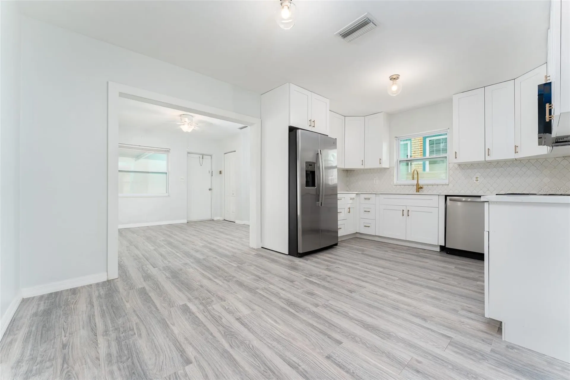 811 20th Avenue N St Petersburg FL 33704