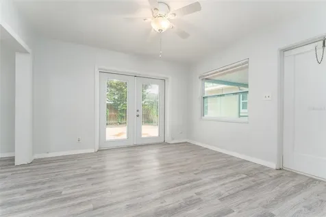 811 20th Avenue N St Petersburg FL 33704