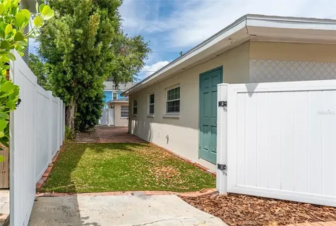 811 20th Avenue N St Petersburg FL 33704