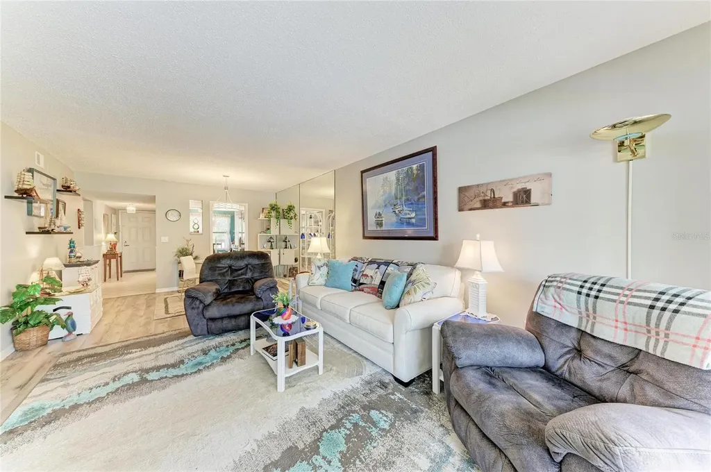 625 30th Avenue W Bradenton FL 34205