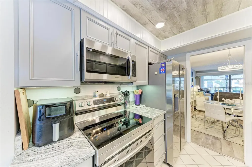 625 30th Avenue W Bradenton FL 34205