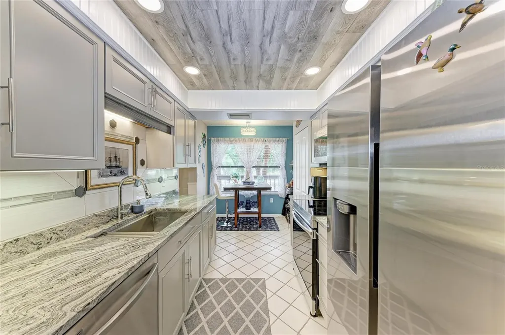 625 30th Avenue W Bradenton FL 34205