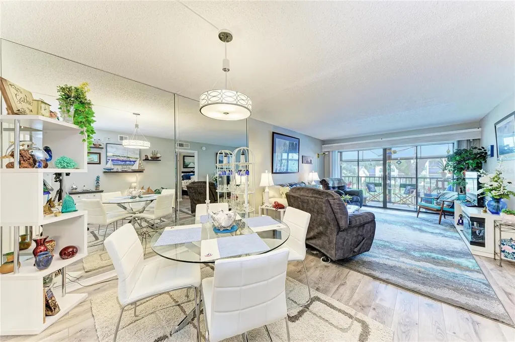 625 30th Avenue W Bradenton FL 34205
