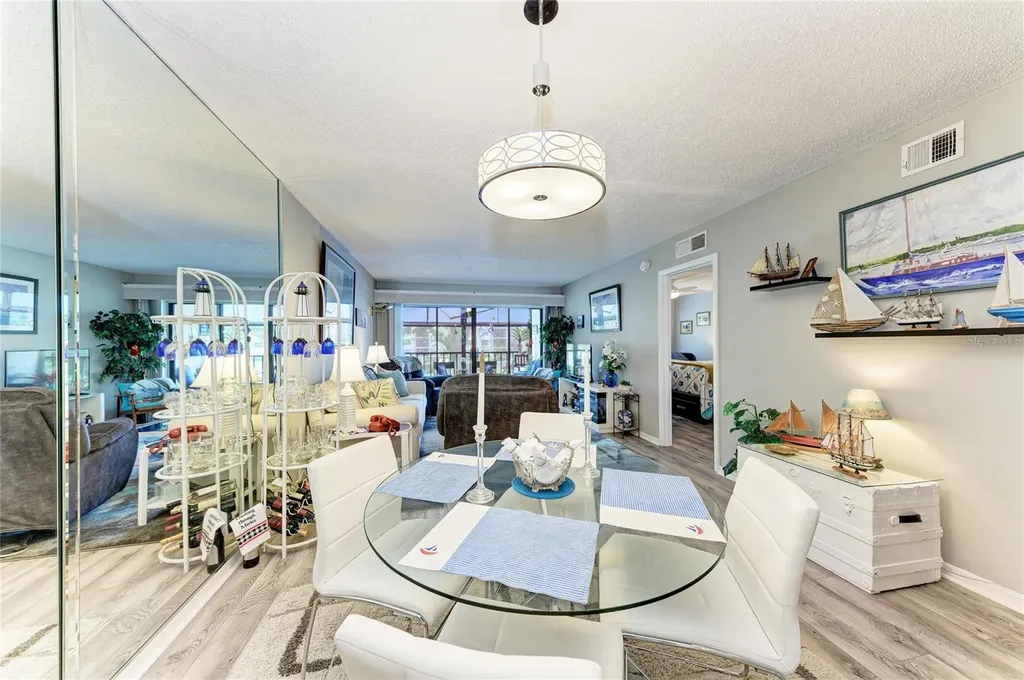 625 30th Avenue W Bradenton FL 34205