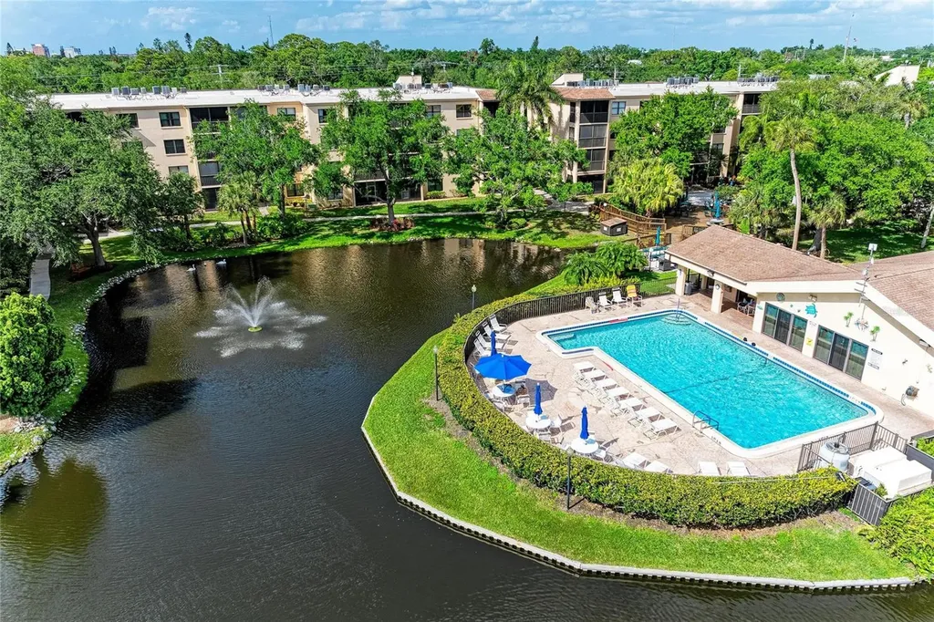 625 30th Avenue W Bradenton FL 34205