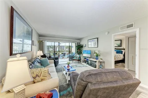 625 30th Avenue W Bradenton FL 34205