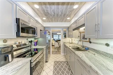 625 30th Avenue W Bradenton FL 34205