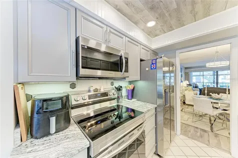 625 30th Avenue W Bradenton FL 34205