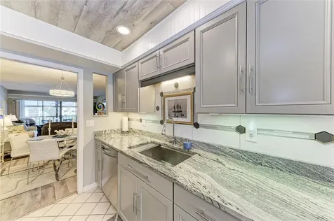 625 30th Avenue W Bradenton FL 34205