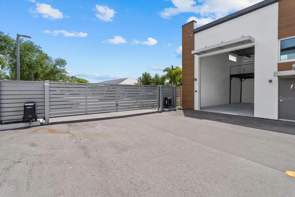 6566 Palmer Park Circle Sarasota FL 34238