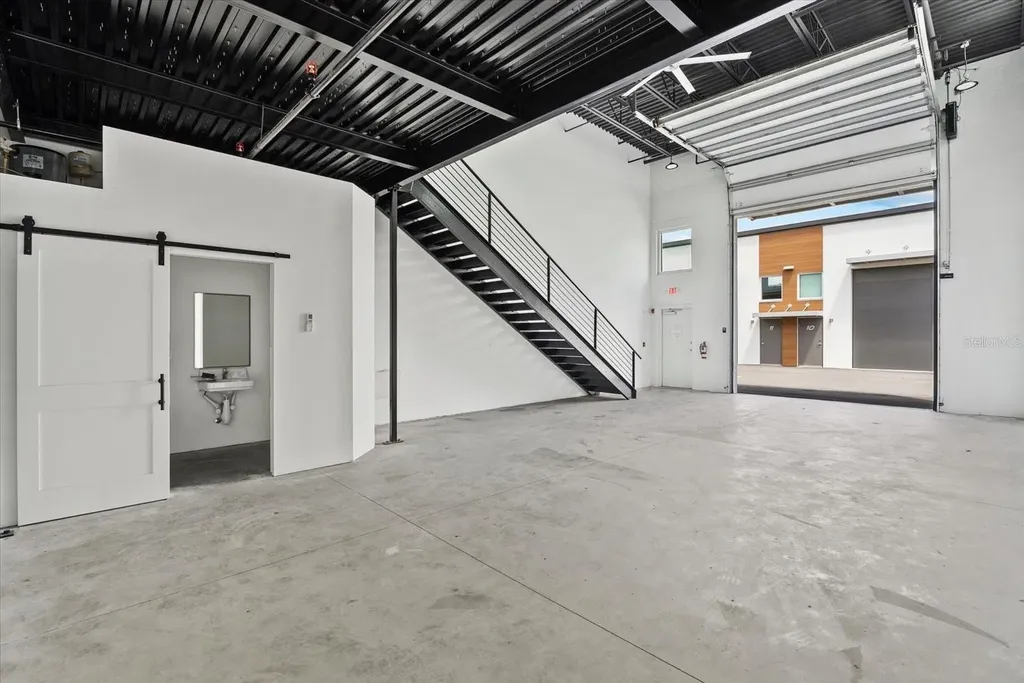 6566 Palmer Park Circle Sarasota FL 34238