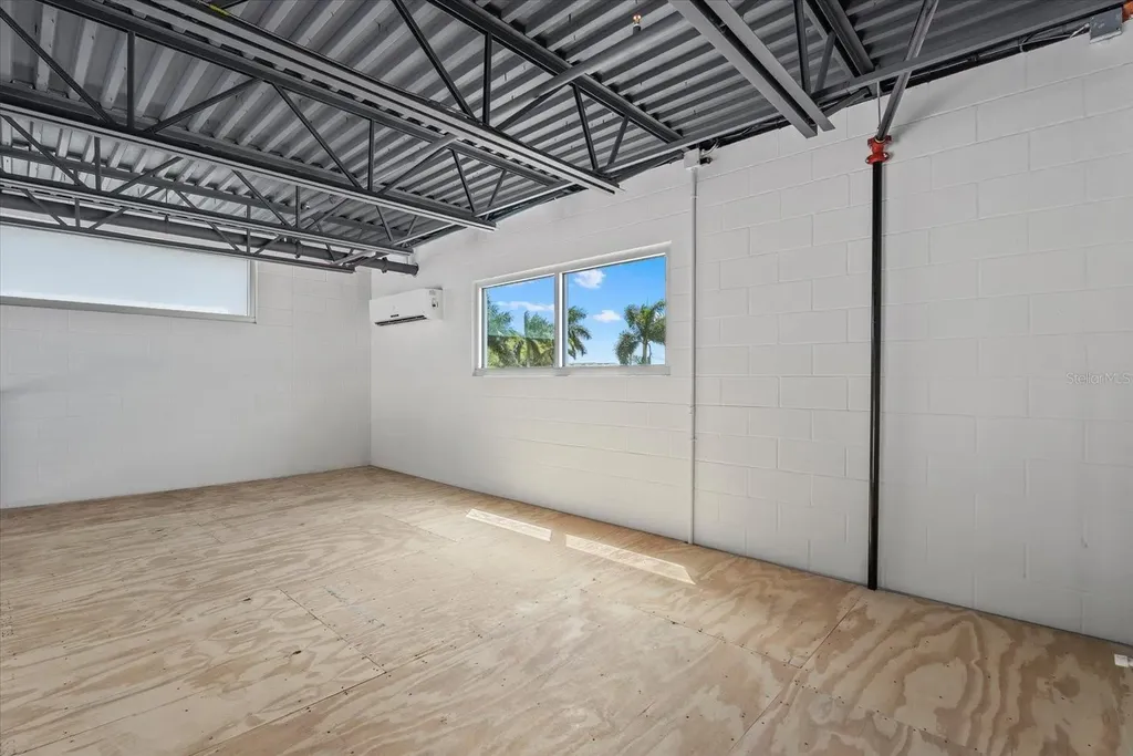 6566 Palmer Park Circle Sarasota FL 34238
