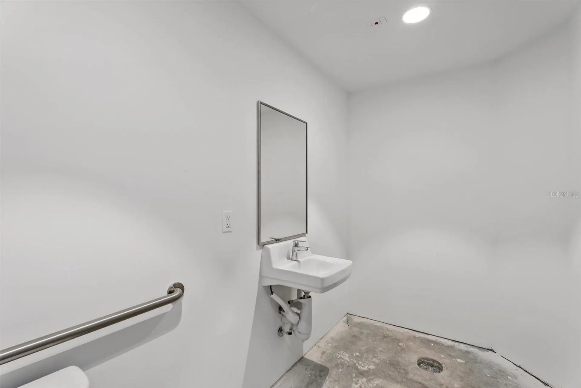 6566 Palmer Park Circle Sarasota FL 34238