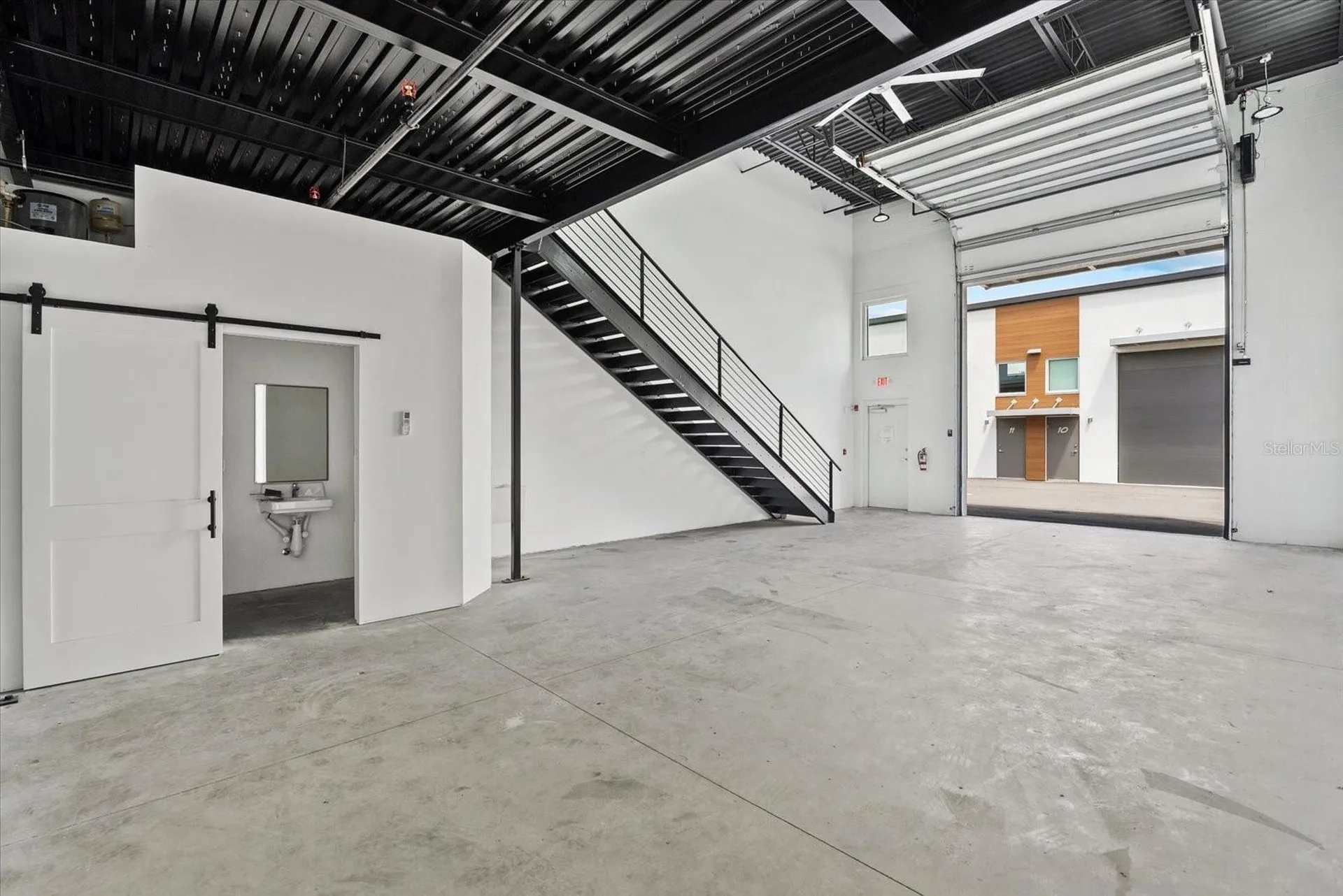 6566 Palmer Park Circle Sarasota FL 34238