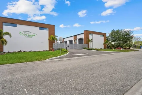 6566 Palmer Park Circle Sarasota FL 34238