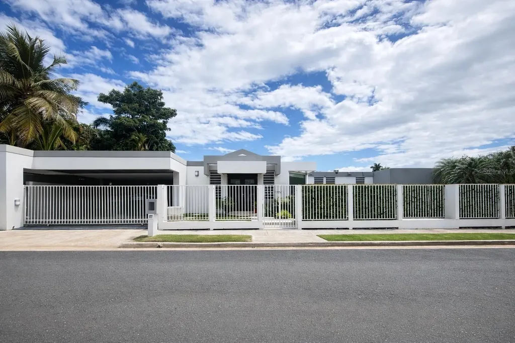 A24 Hastings Guaynabo PR 00966