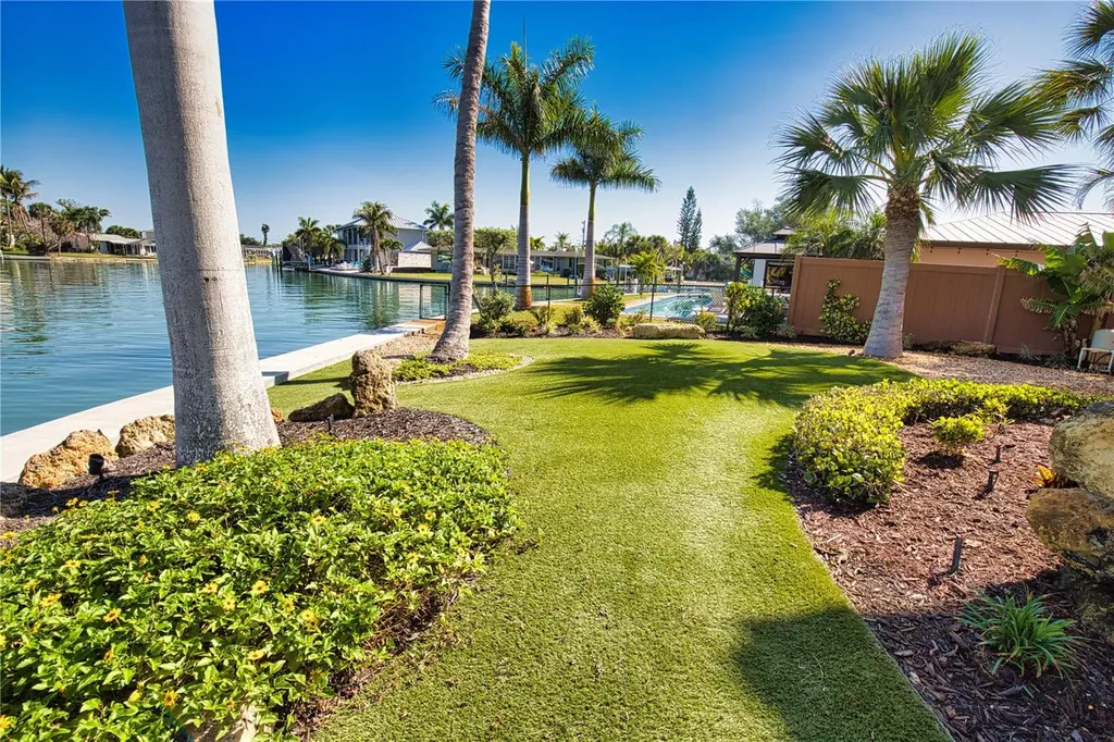 420 Palmetto Crescent Nokomis FL 34275
