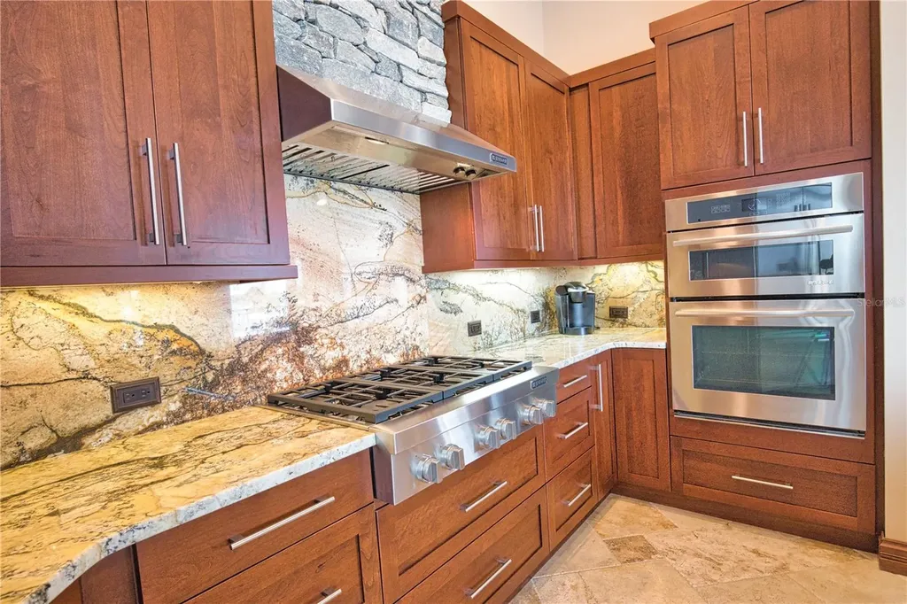 420 Palmetto Crescent Nokomis FL 34275