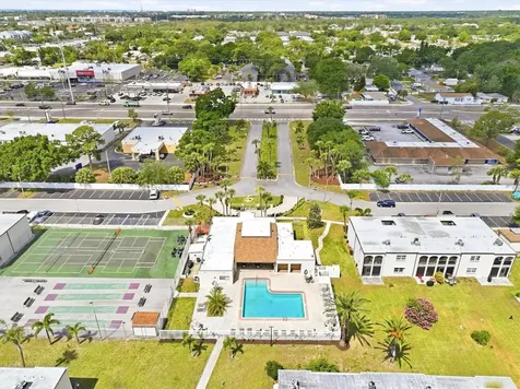 7701 Starkey Road Seminole FL 33777