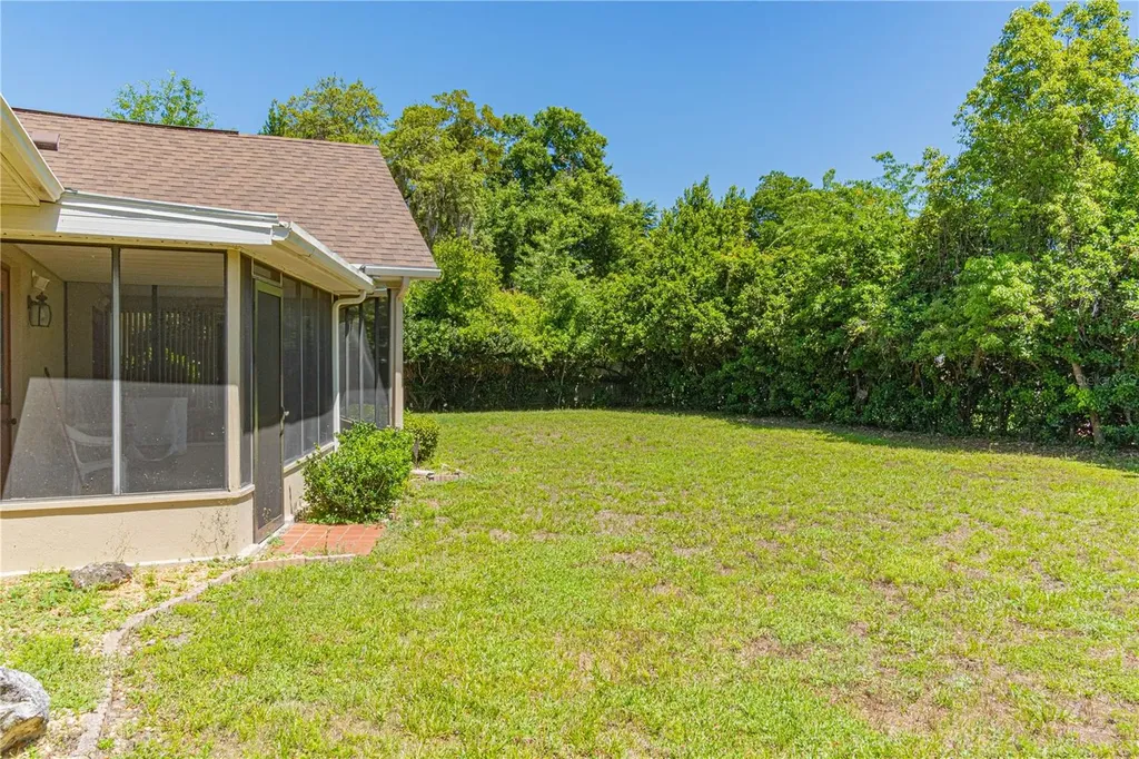 1343 Cr 437 Lake Panasoffkee FL 33538