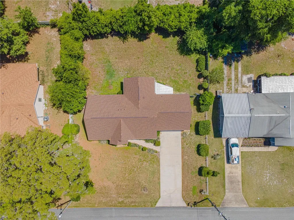 1343 Cr 437 Lake Panasoffkee FL 33538