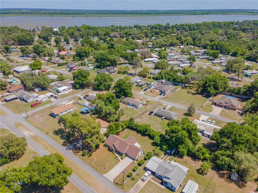 1343 Cr 437 Lake Panasoffkee FL 33538