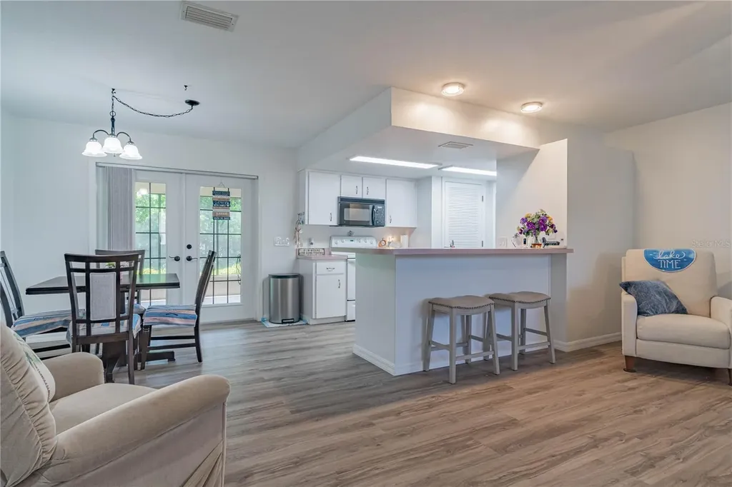1343 Cr 437 Lake Panasoffkee FL 33538