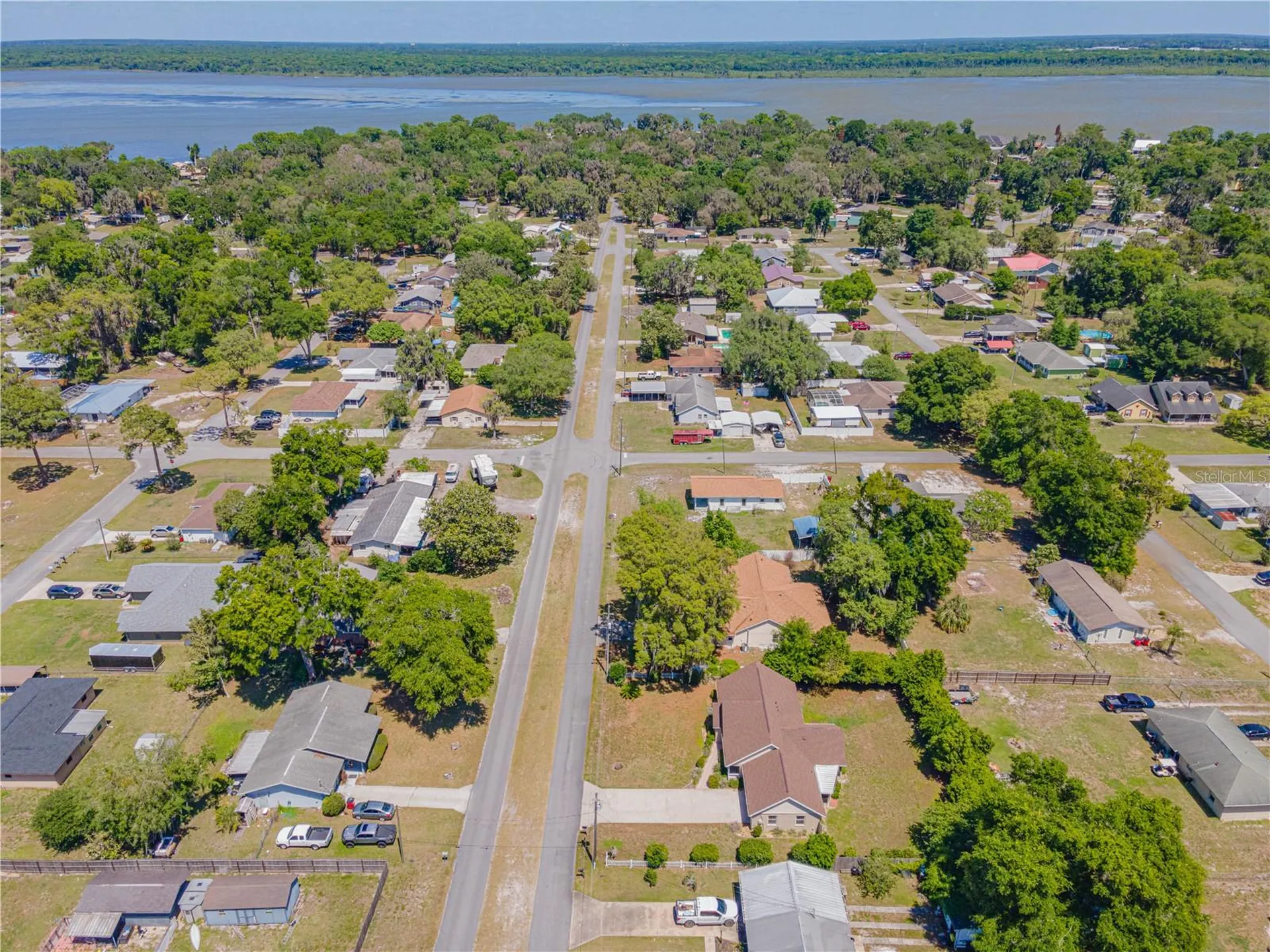 1343 Cr 437 Lake Panasoffkee FL 33538