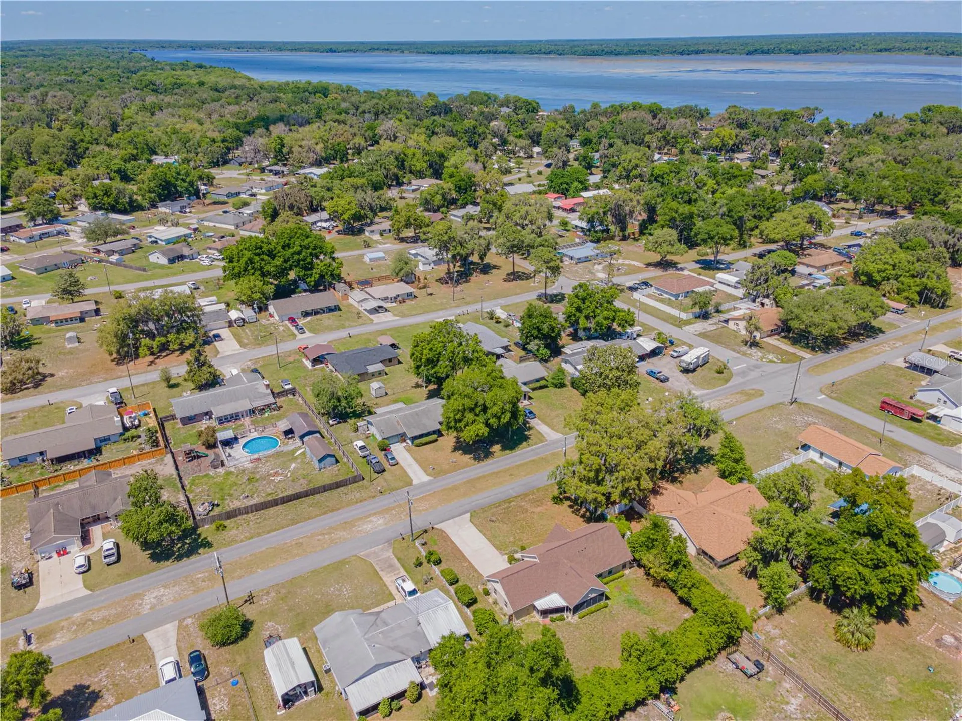 1343 Cr 437 Lake Panasoffkee FL 33538