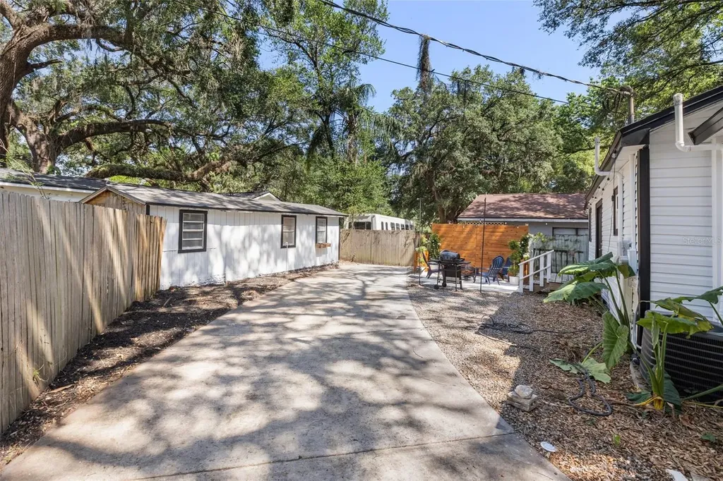 6806 N 17th Street Tampa FL 33610
