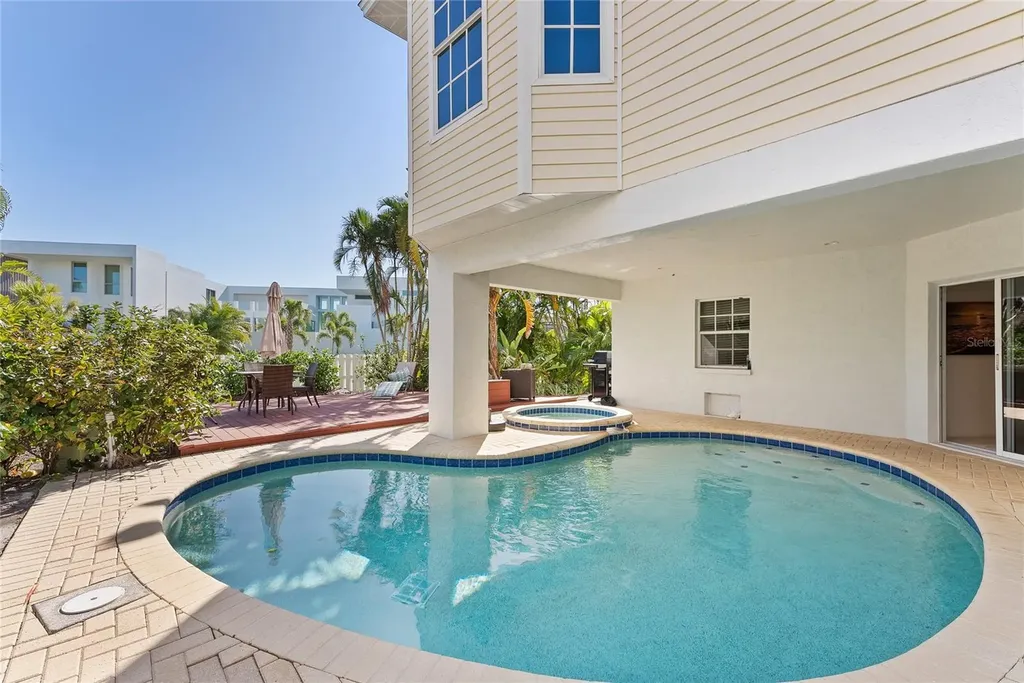 3020 Gulf Of Mexico Drive Longboat Key FL 34228