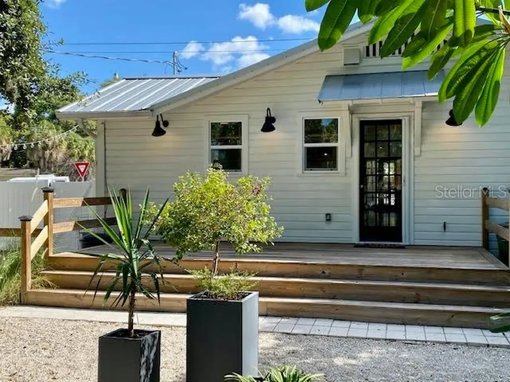 3611 Old Bradenton Road Sarasota FL 34234