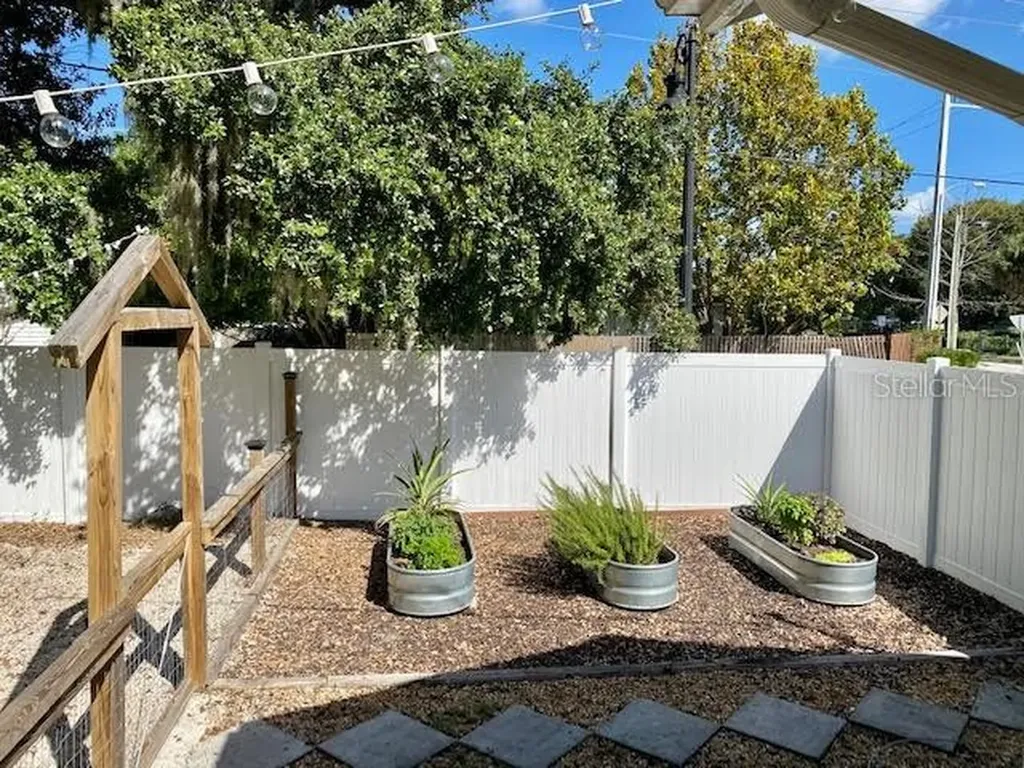 3611 Old Bradenton Road Sarasota FL 34234