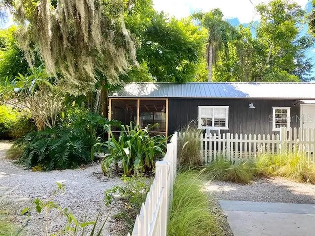 3611 Old Bradenton Road Sarasota FL 34234