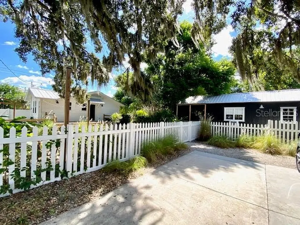 3611 Old Bradenton Road Sarasota FL 34234