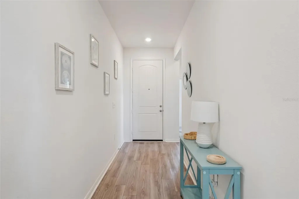 1682 Littleleaf Boxwood Loop Mascotte FL 34753