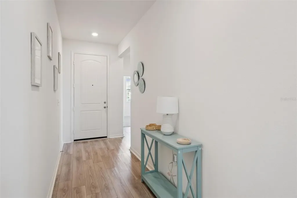 1682 Littleleaf Boxwood Loop Mascotte FL 34753