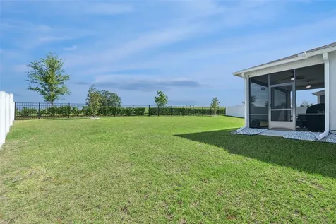 1682 Littleleaf Boxwood Loop Mascotte FL 34753