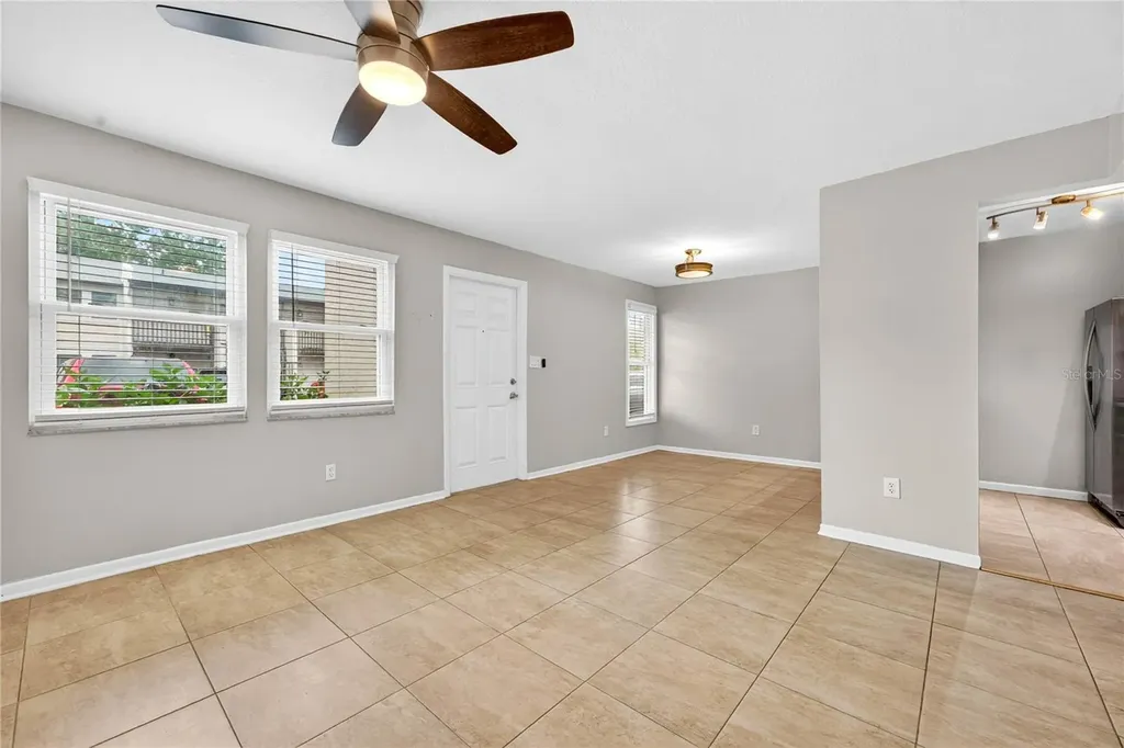 527 S Lincoln Avenue Tampa FL 33609