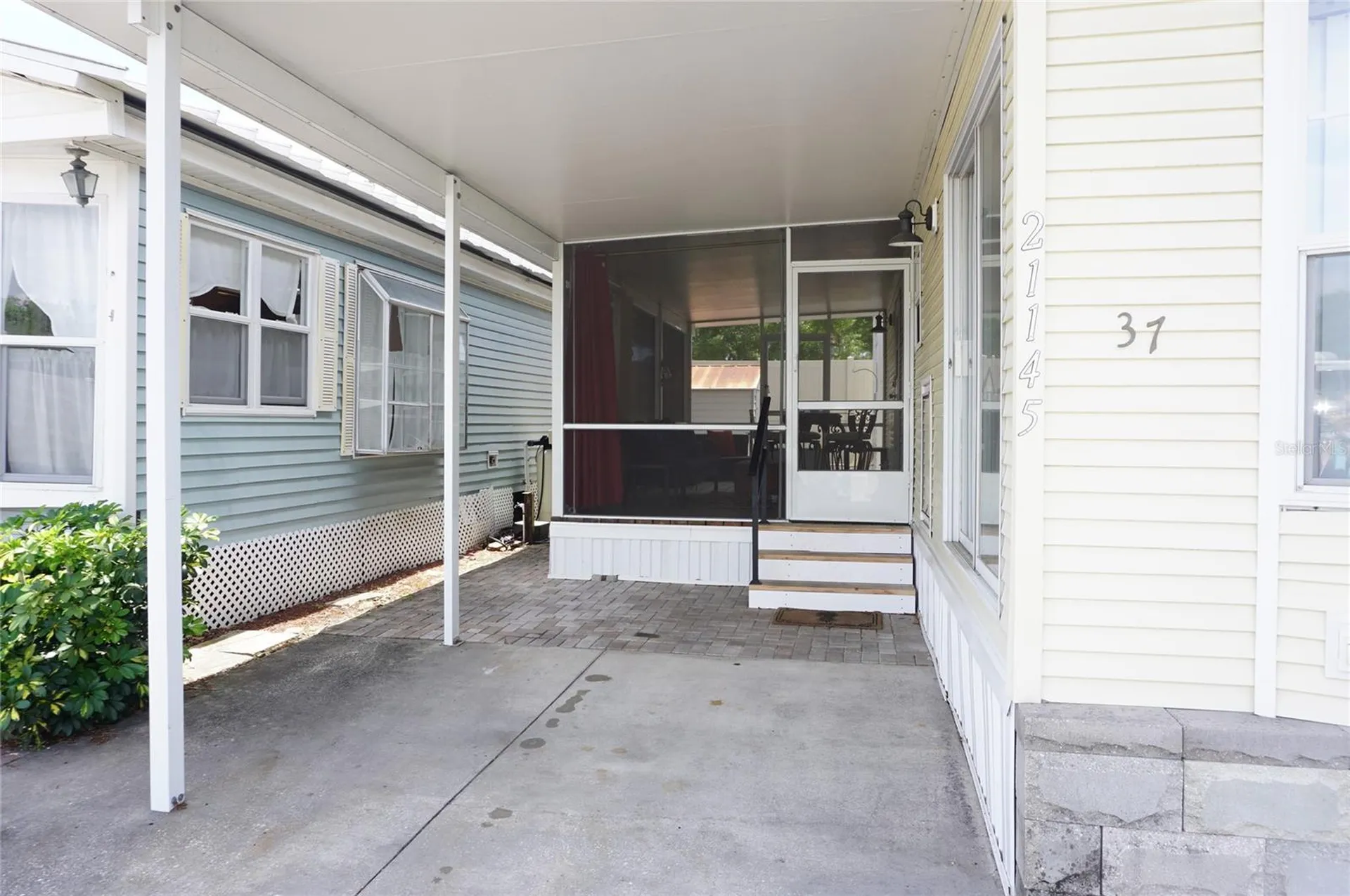 21145 Lazy Days Circle Lutz FL 33558
