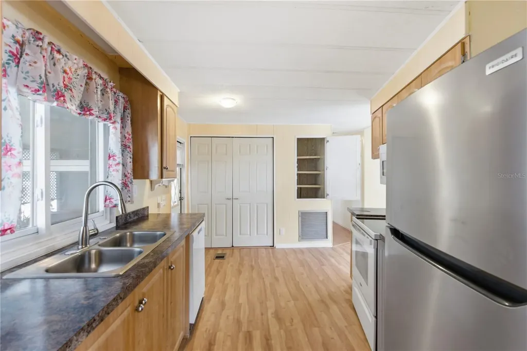 808 53rd Avenue E Bradenton FL 34203