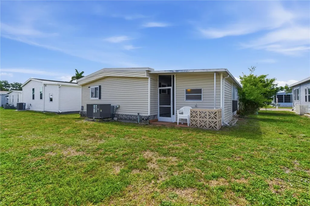 808 53rd Avenue E Bradenton FL 34203